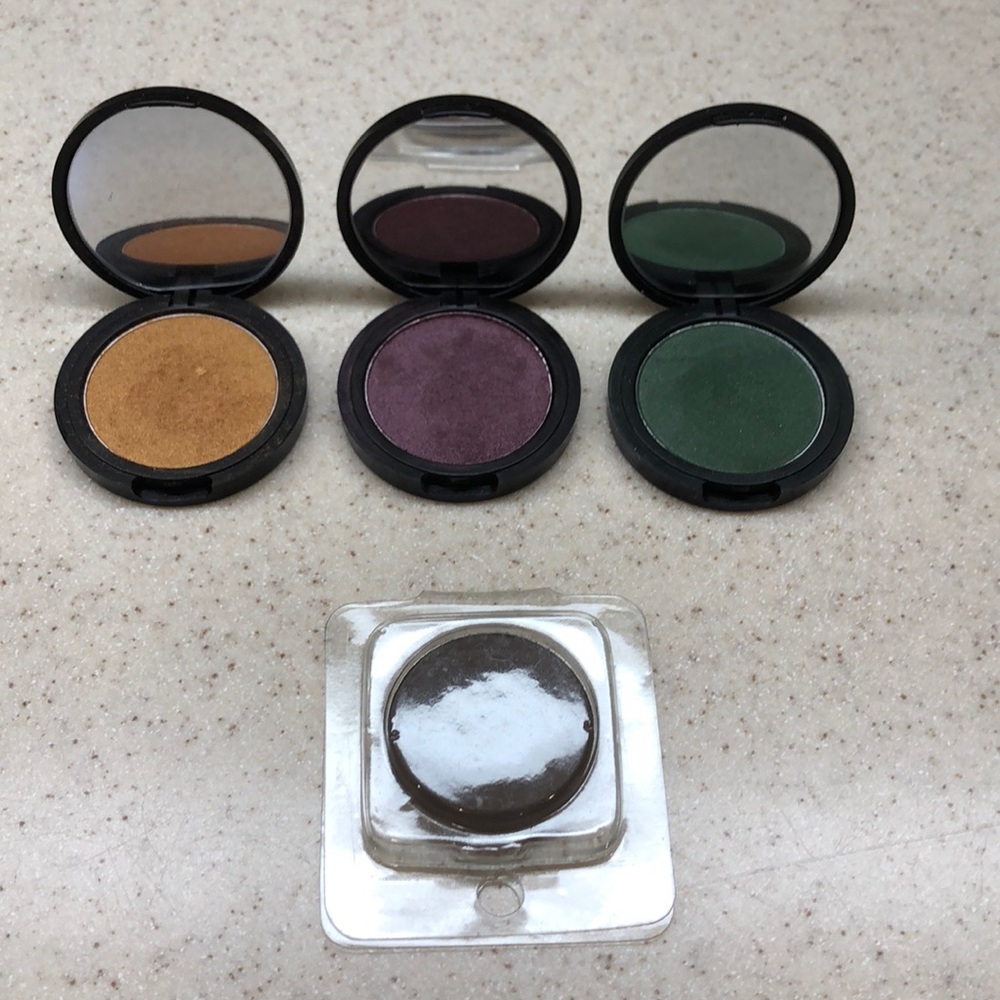 LE METIER Eye Shadows